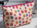 Косметичка на молнии текстиль,цветочки 22*6,5*13см 2317500