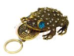 Брелок металл со стразами Жаба с монеткой цвета в асс. 12 шт/уп