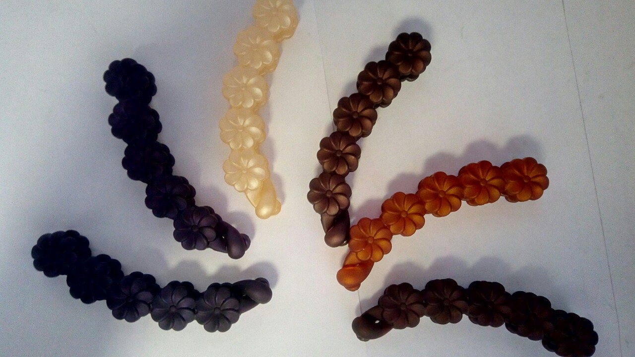 Банан пластик 10 см цветы,матовый,цвета в ас-те 12 шт/уп АК141